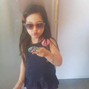 Meet your Posher, Danielle